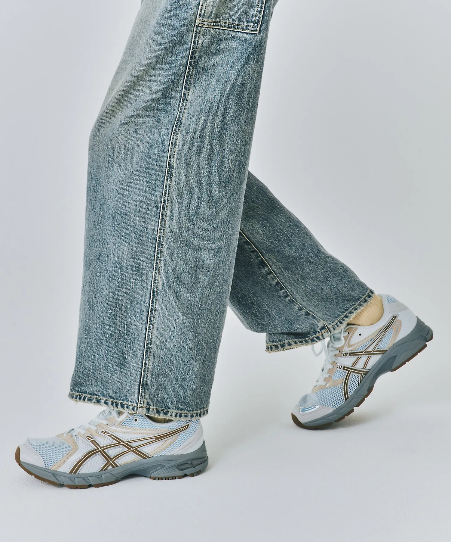 Унисекс кроссовки для бега GEL-DS TRAINER 14 ASICS голубые — фото 2