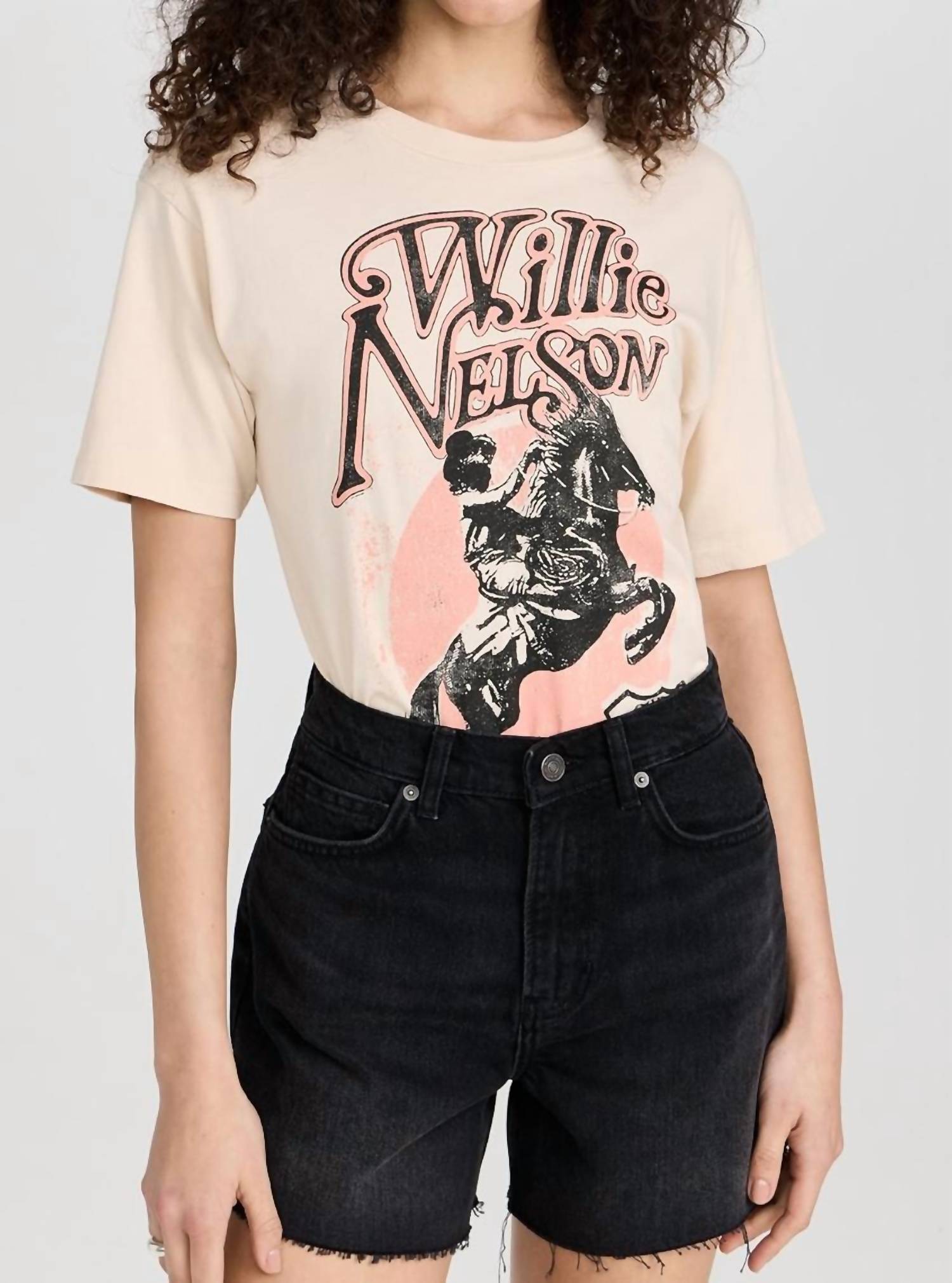 

Женская футболка Willie Nelson Route 66 Weekend в цвете Sand DAYDREAMER