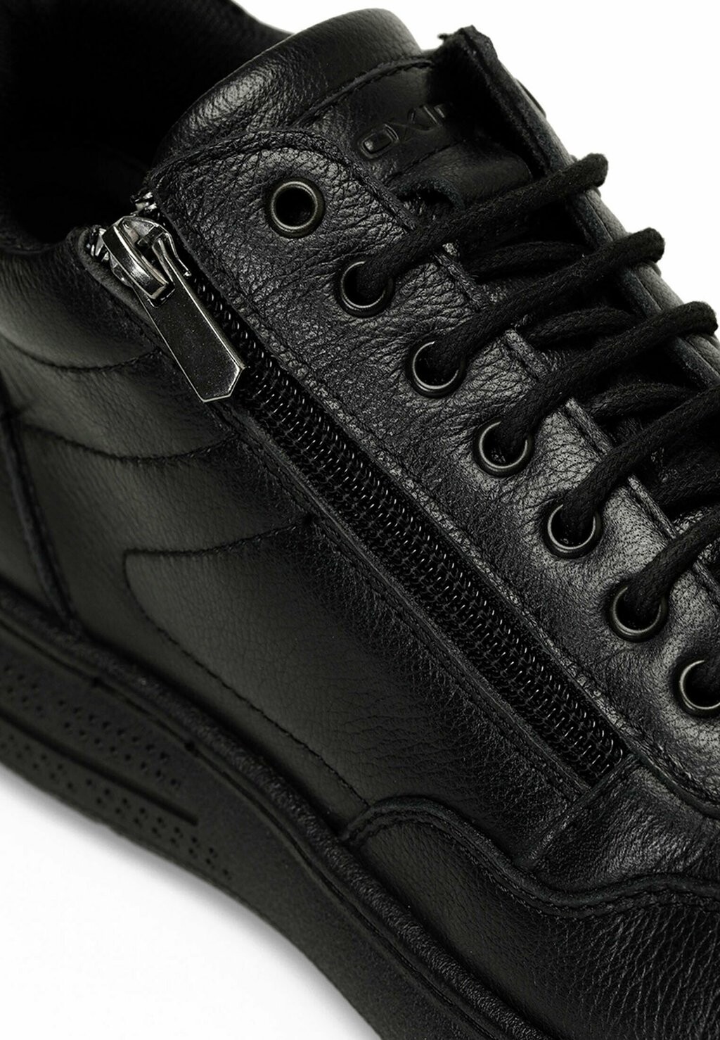 

Кроссовки CASUAL COMFORT MADER OXIDE, черный