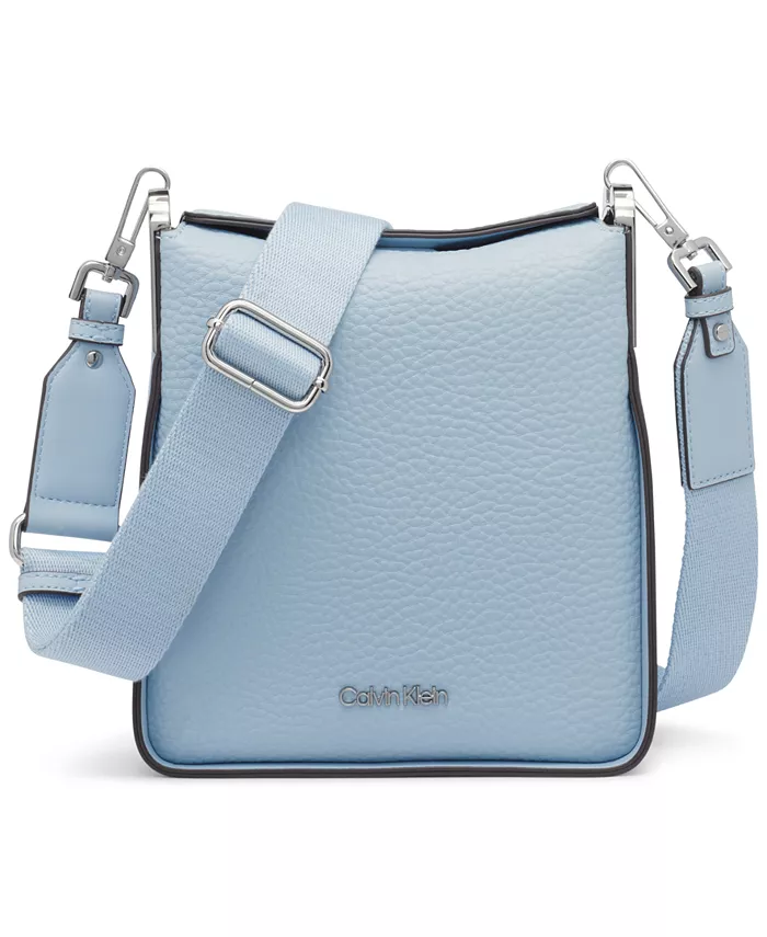 

Фэй Small регулируемая сумка через плечо с магнитным клапаном Calvin Klein, синий