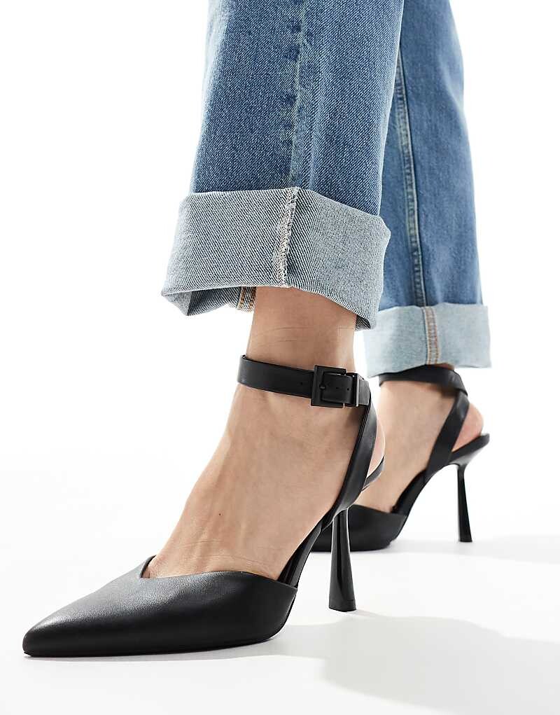 

Черные туфли Bershka – с ремешком на щиколотке