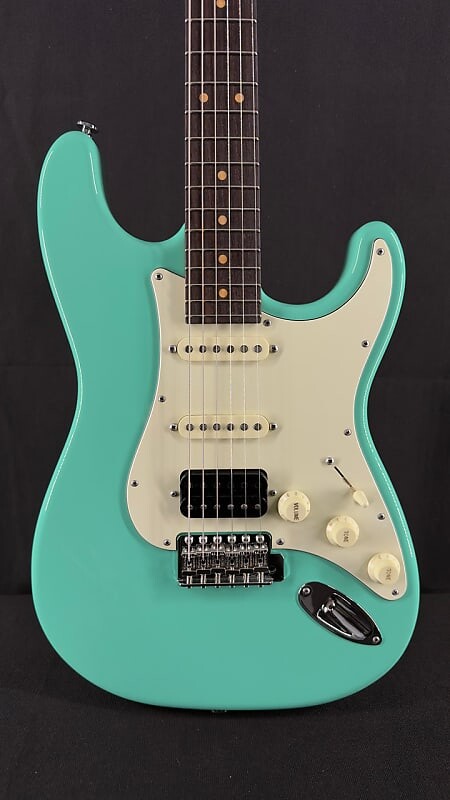 

Электрогитара Suhr Classic S Vintage LE in Seafoam Green