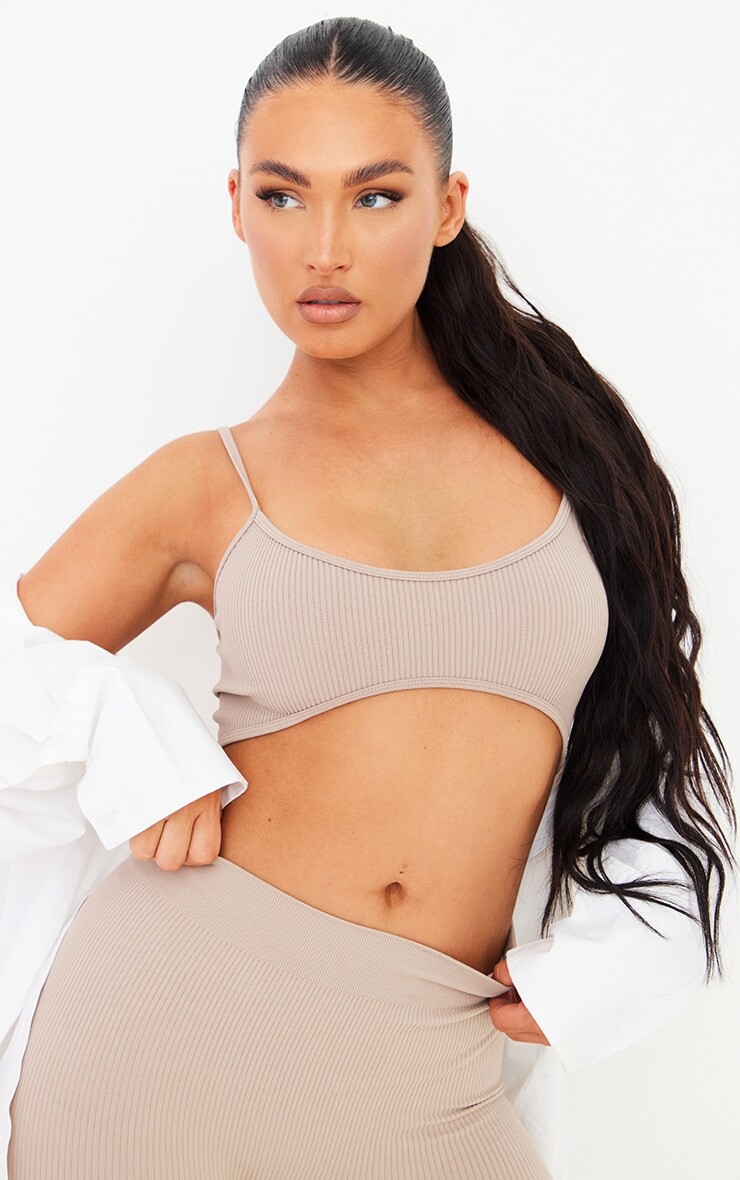 

PrettyLittleThing Бюстгальтер без косточек с каменной структурой и ребристыми ремешками