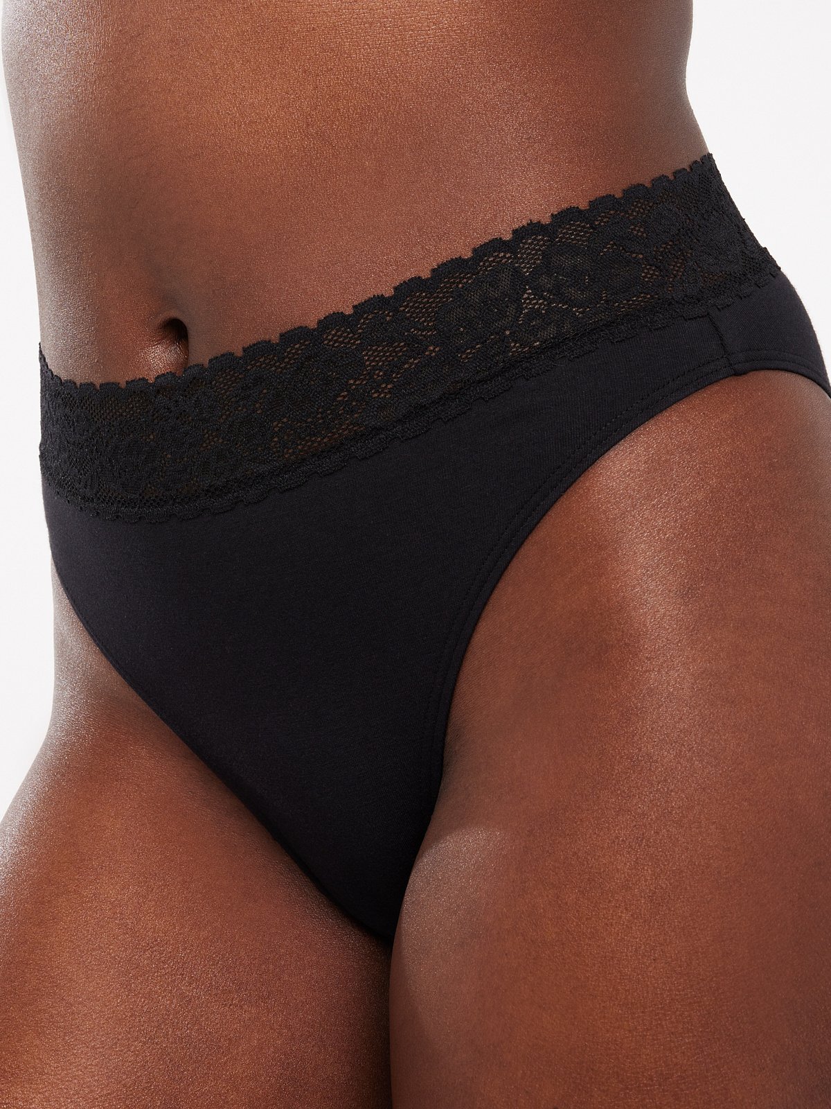 

Трусики бикини Savage X Fenty Cotton Essentials Lace-Trim High-Leg, цвет Black Caviar