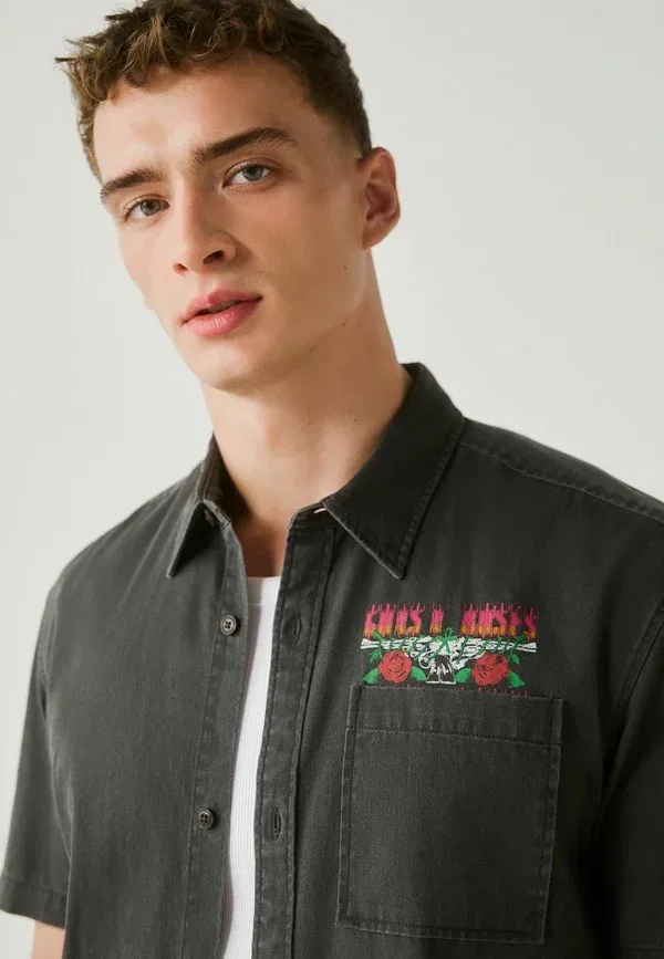 Футболка Next, Regular fit print short sleeve shirt, цвет угольно-серый — фото 3