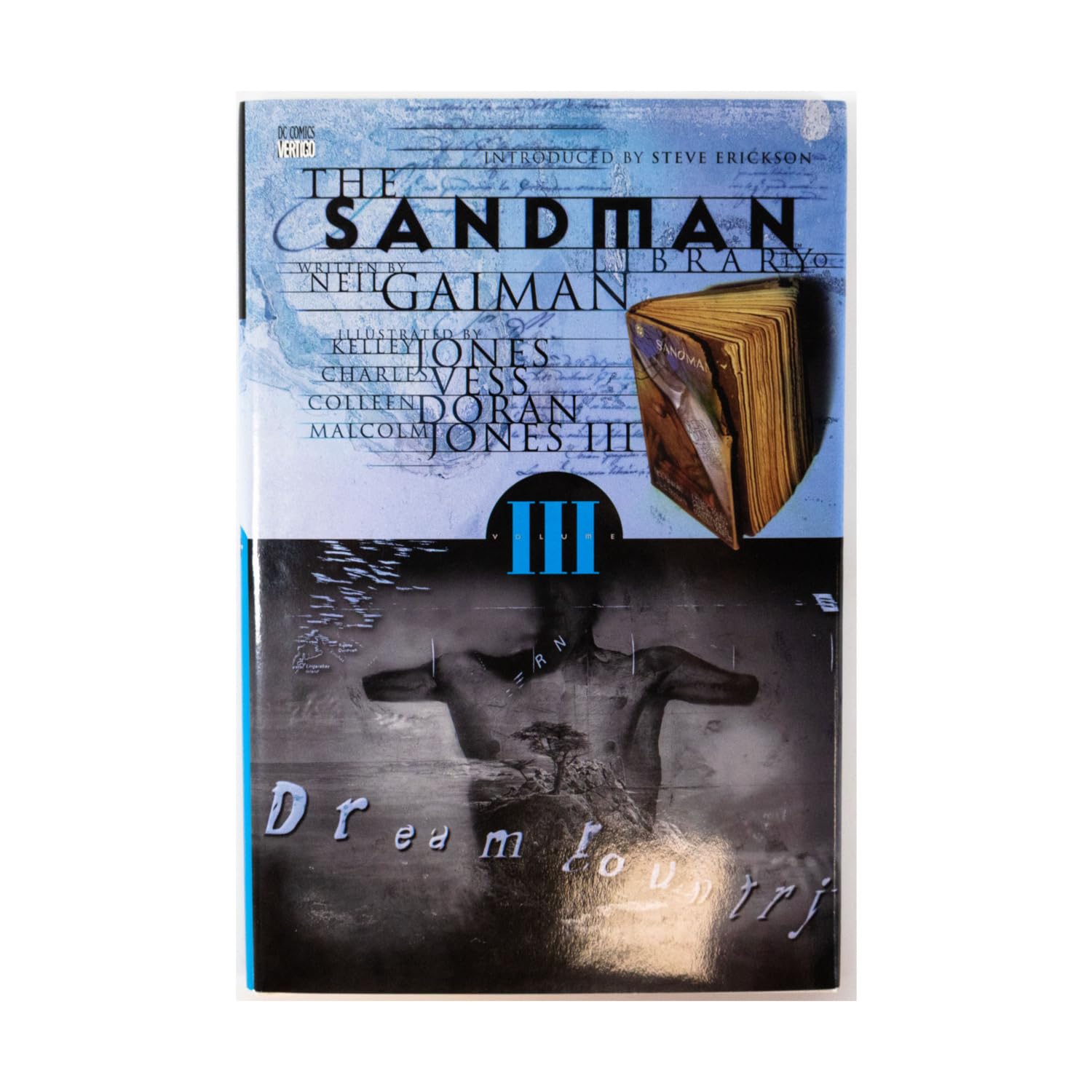 

Sandman, The: Dream Country - Book III (Vertigo)