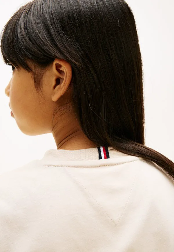 Футболка с логотипом, круглый вырез, базовая футболка Tommy Hilfiger, Classic Beige — фото 4
