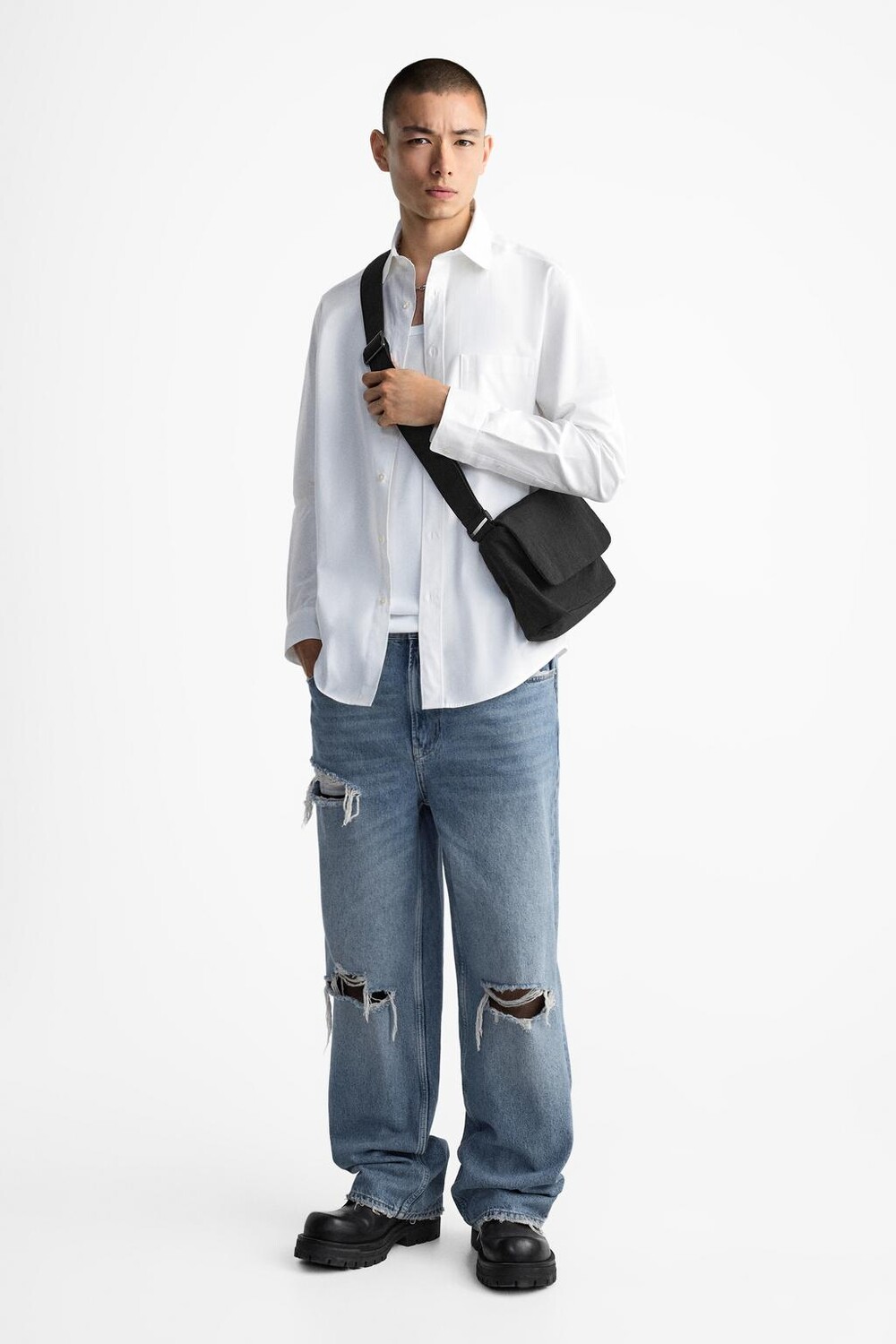 

Нейлоновая сумка через плечо с клапаном ZARA, черный