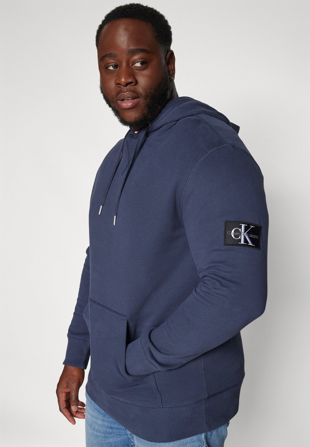 

Спортивный свитер PLUS BADGE HOODIE Calvin Klein, черный