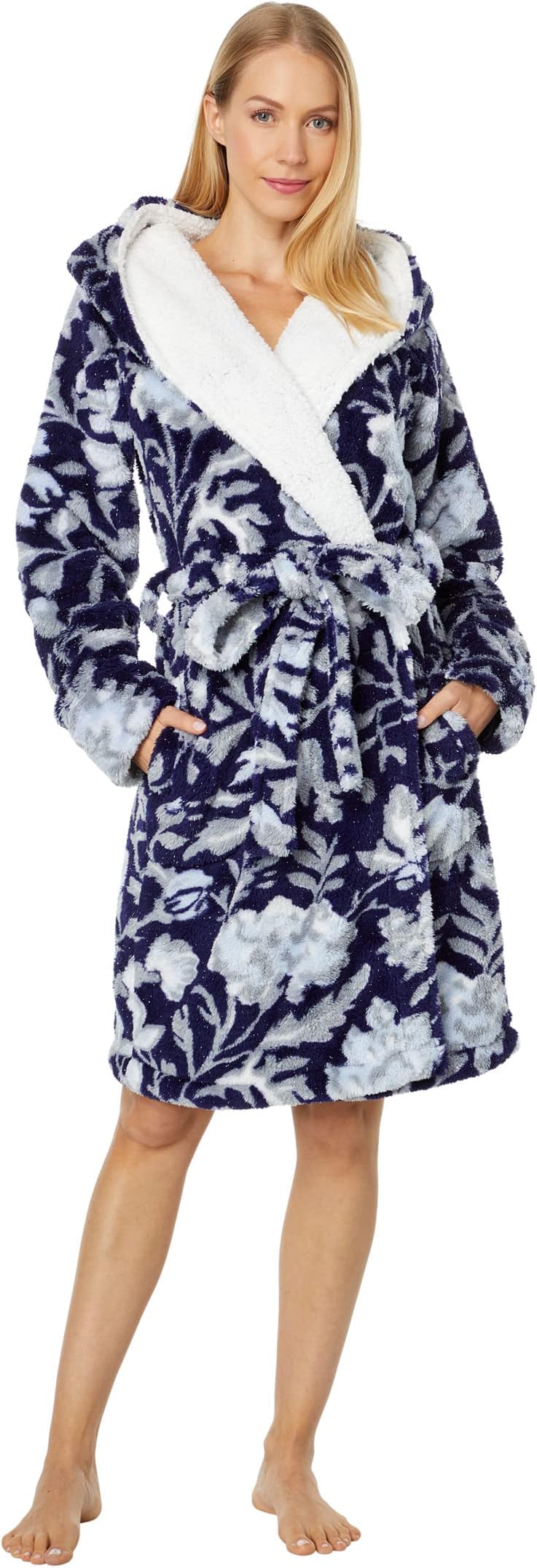 

Халат Plush Fleece Robe Vera Bradley, цвет Frosted Lace Navy