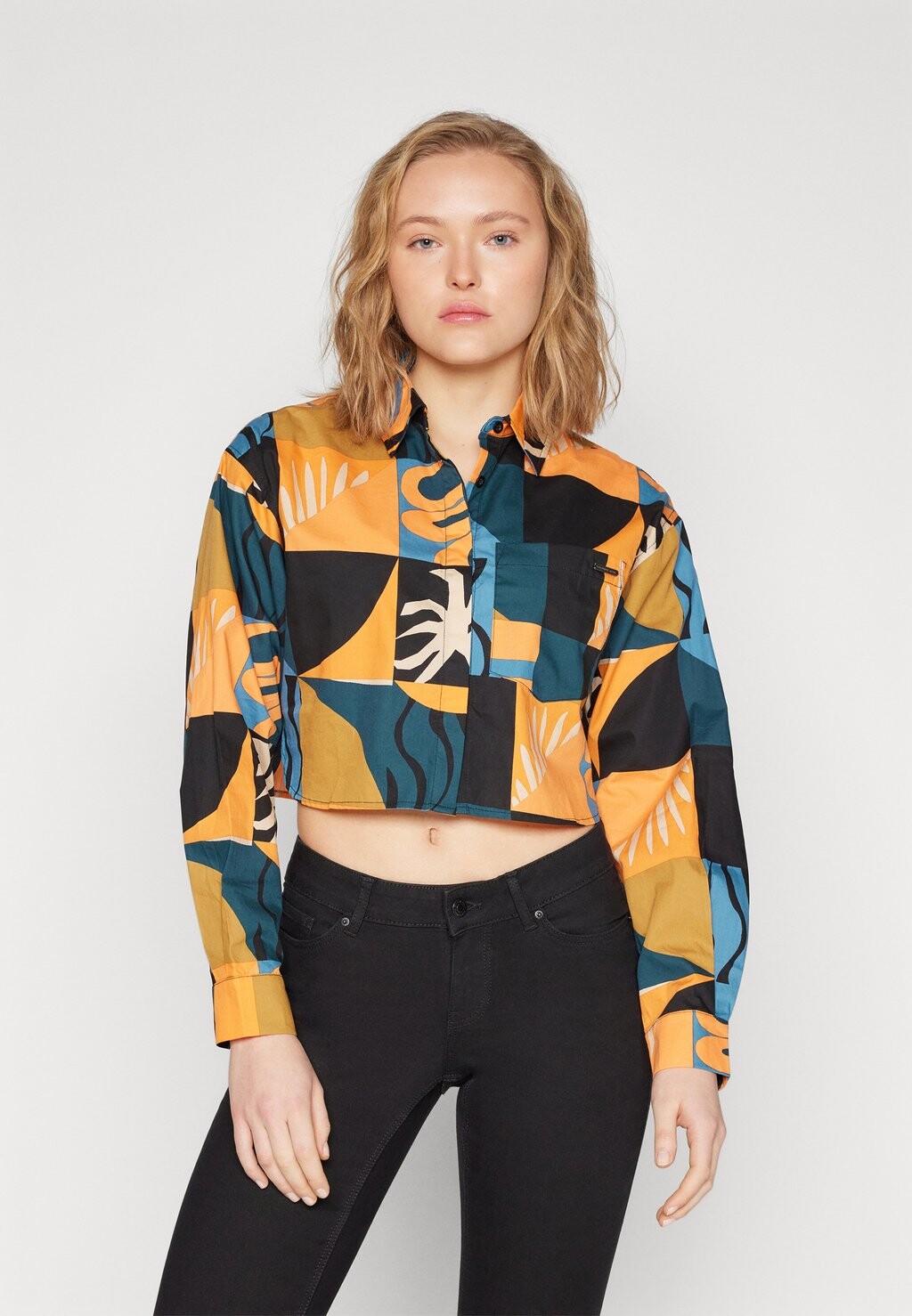 

Рубашка-блузка ALIYA BIG SCENERY CROPPED BLOUSE Colourful Rebel, разноцветный