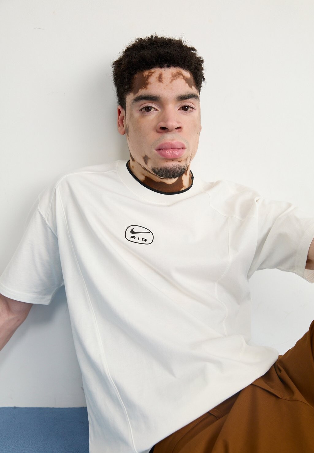 

Базовая футболка AIR FIT Nike Sportswear, белый