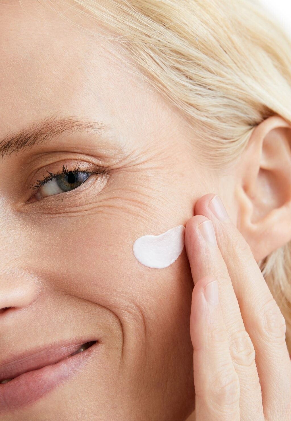 Крем для лица Eucerin — Увлажняющий HYALURON-FILLER + ELASTICITY ANTI AGE TAGESCREME LSF , цвет transparent — фото 3