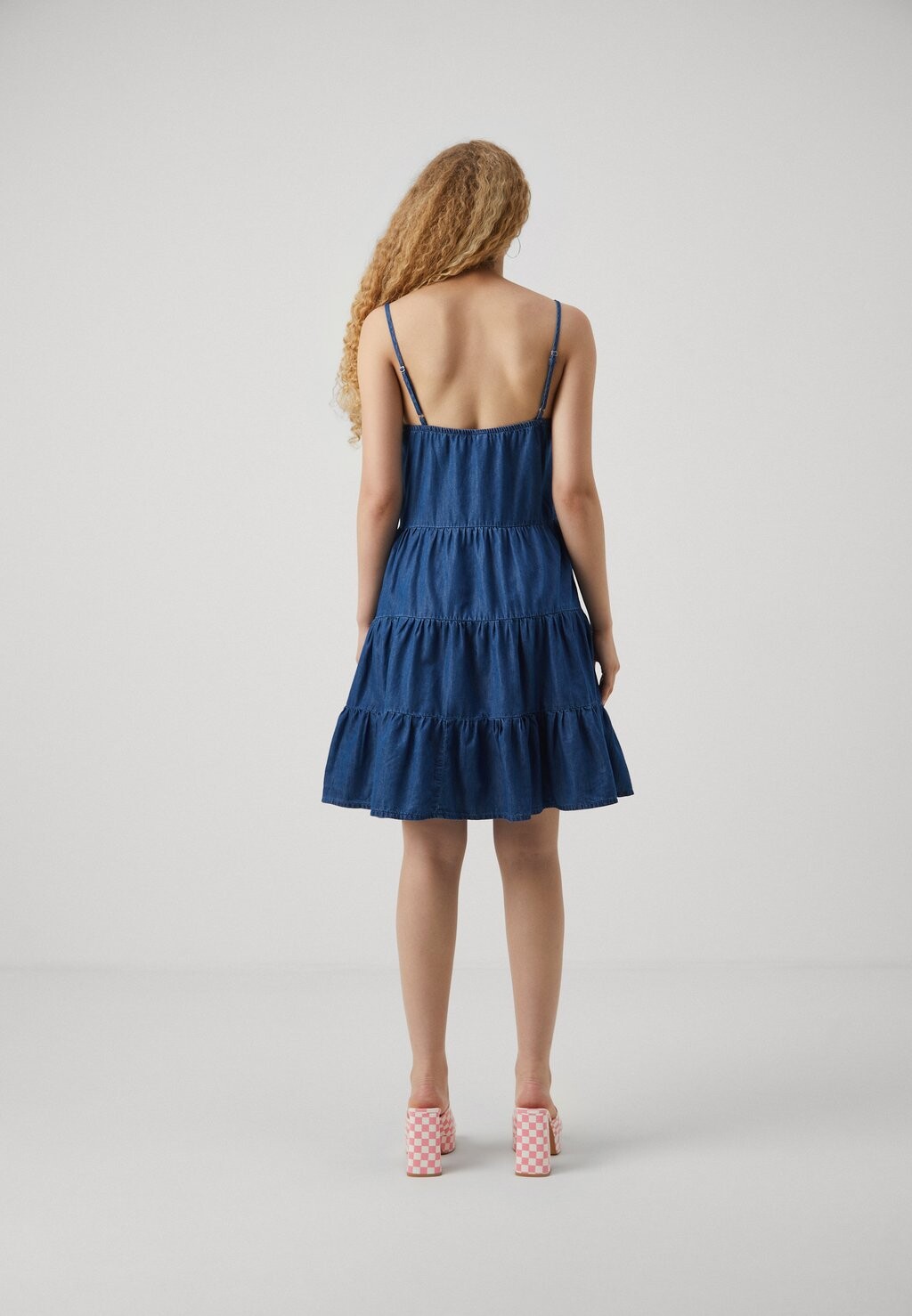 

Повседневное платье ONLTHYRA BEA SLIP DRESS ONLY, синий деним
