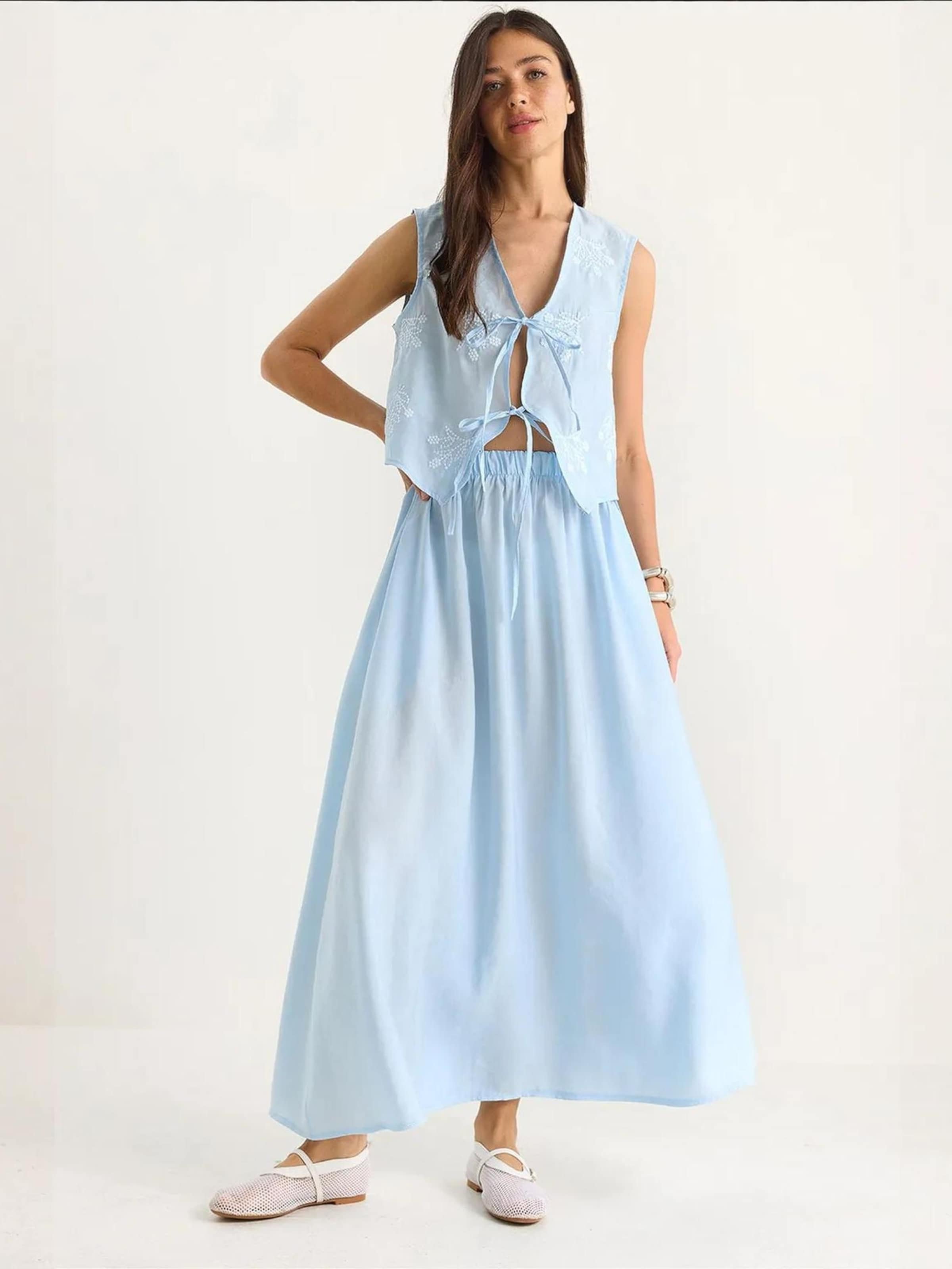 

Bianco Lucci Workwear в пастельно-голубом, светло-голубом