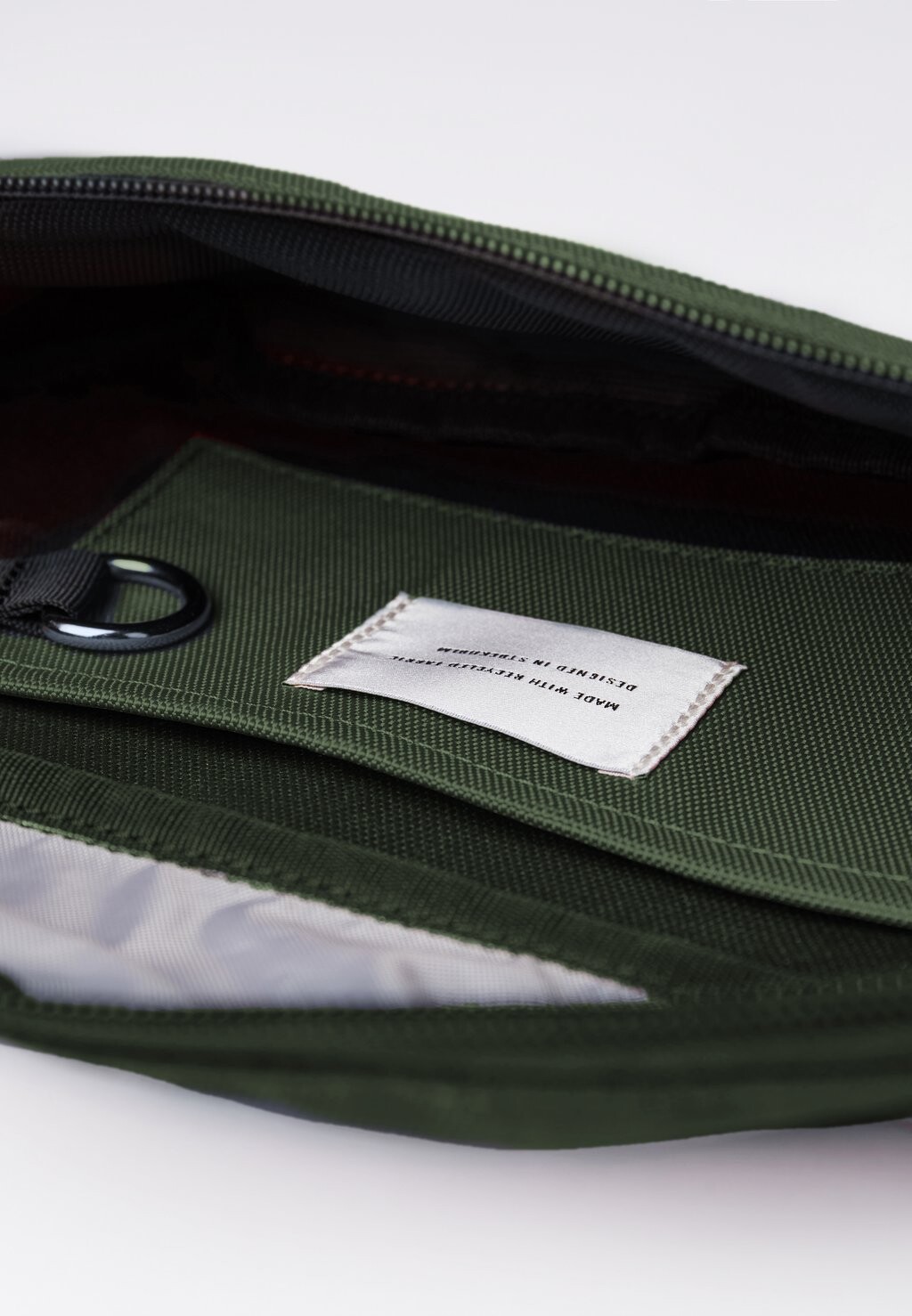 

Поясная сумка ASTE UNISEX Sandqvist, оливковый