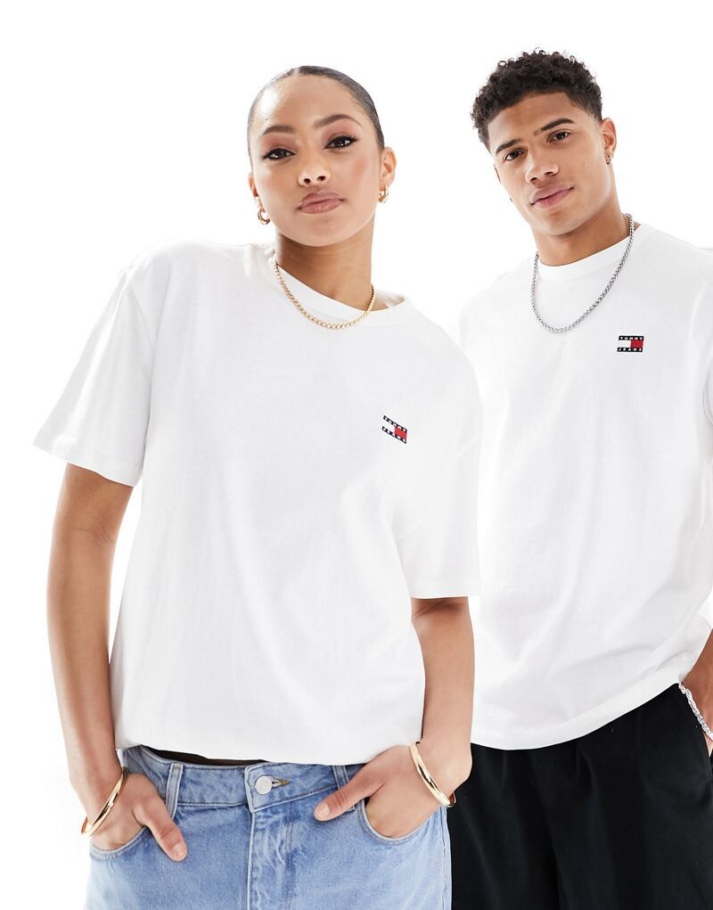 

Белая футболка унисекс со стандартным логотипом Tommy Hilfiger