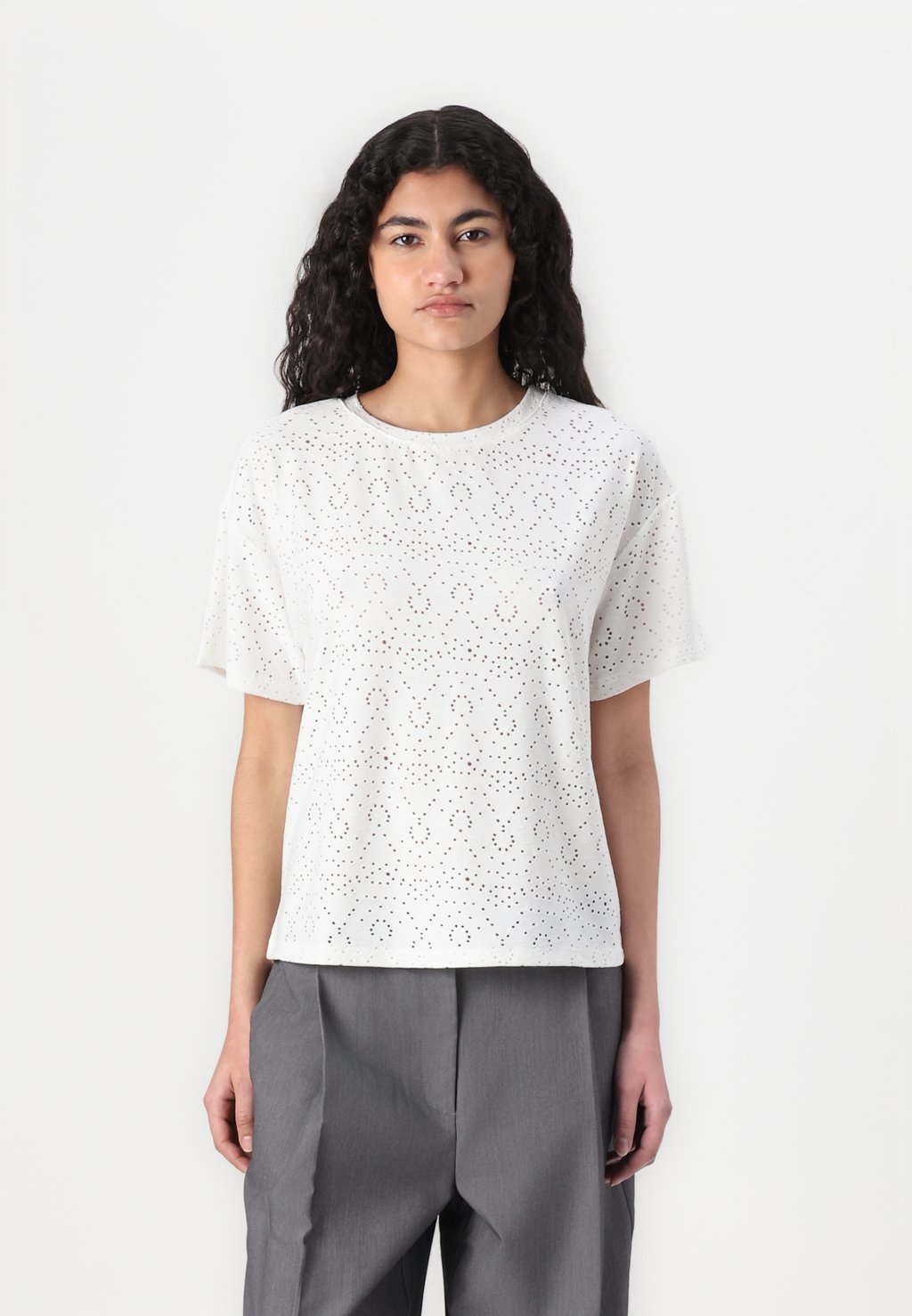 

Базовая футболка PCABBY TEE Pieces, кремовый