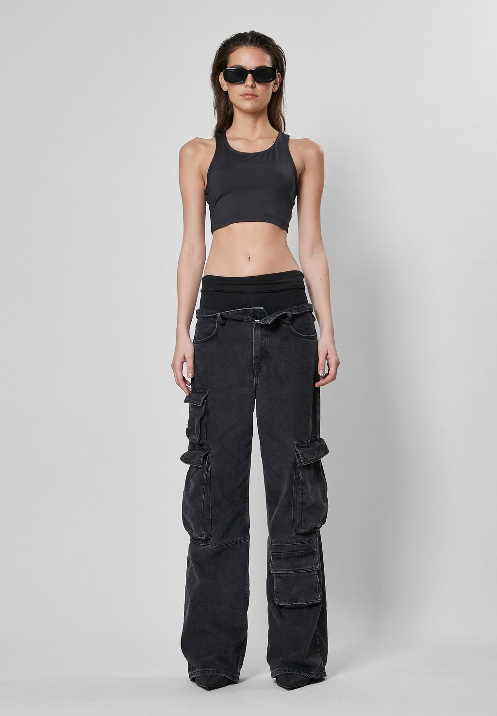 

Топ DAMEN W-ESSENTIAL CROP 9N1M SENSE, черный
