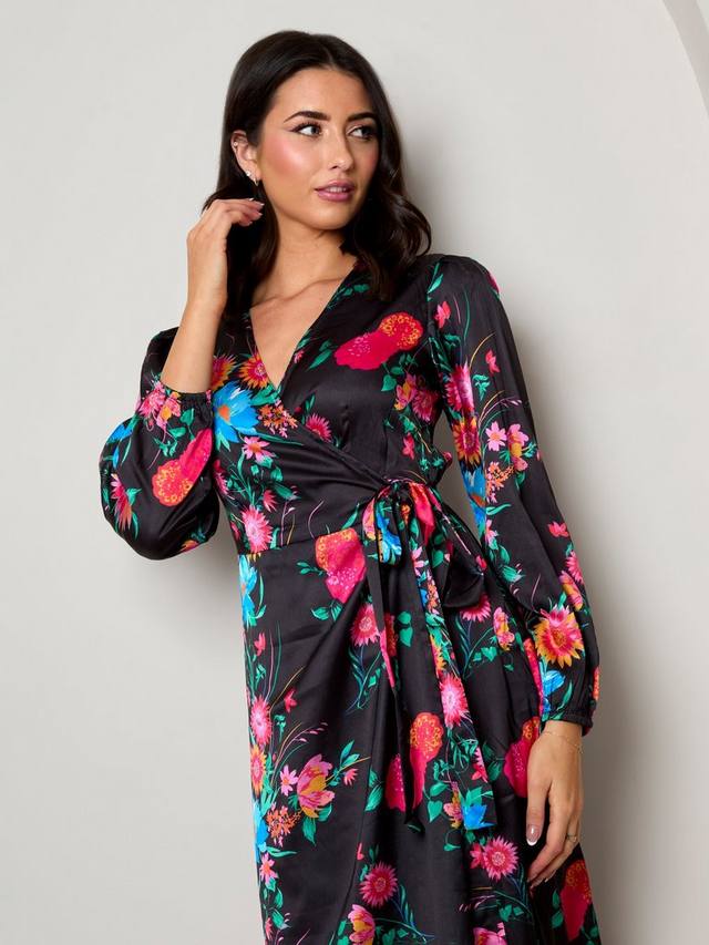

Платье-раппорт с запахом для полных с цветочным принтом Chi Chi London, Black/Multi