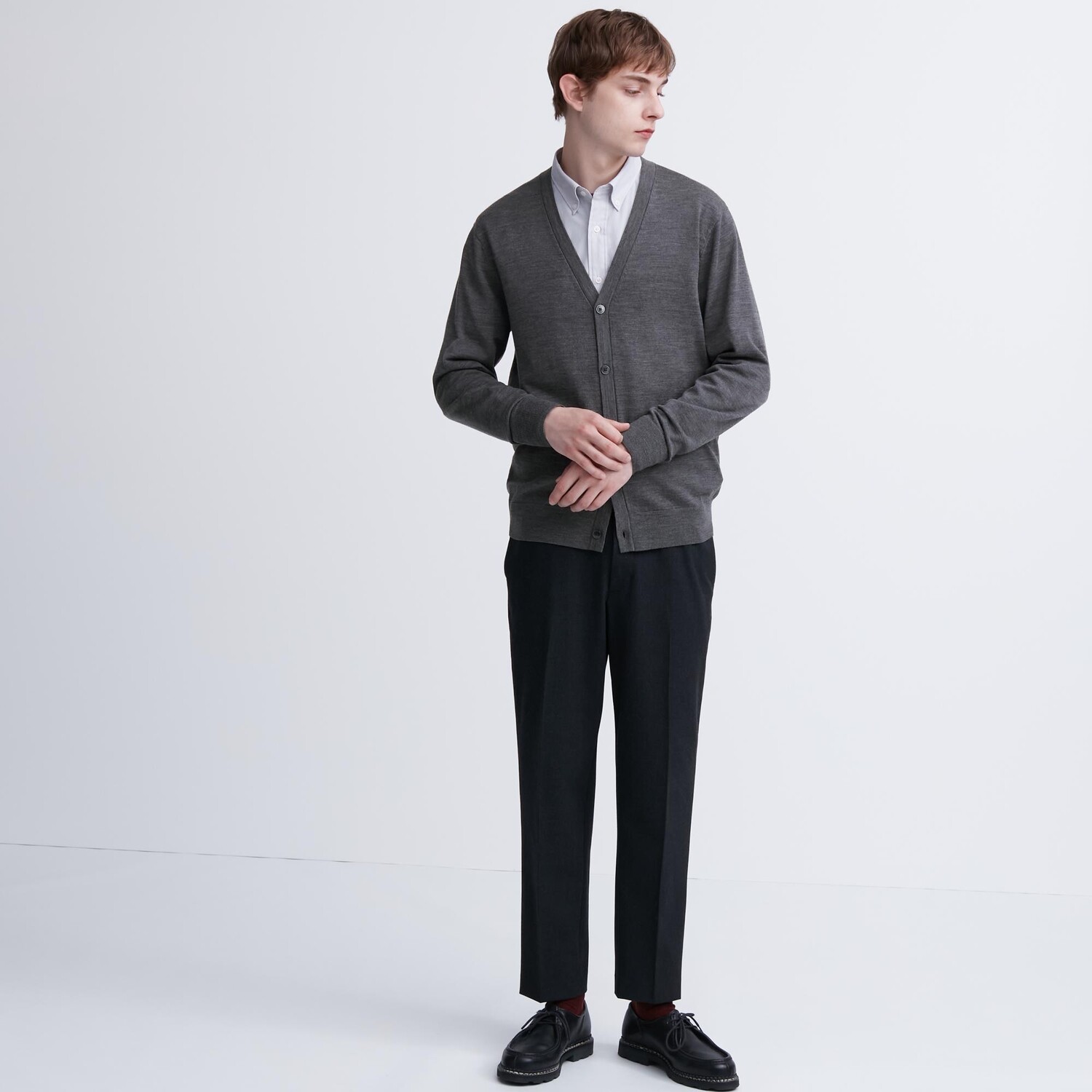 Кардиган Uniqlo мужской из шерсти мериноса с v-образным вырезом, черный — фото 2