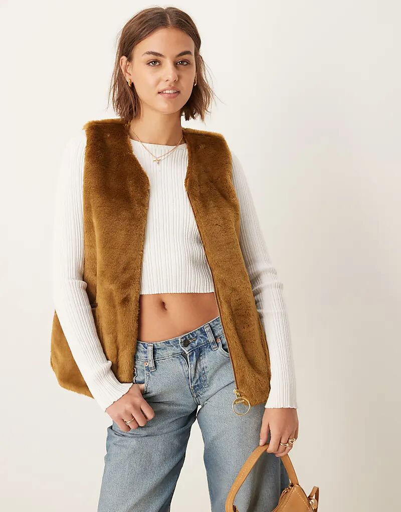 

Жилет Barn в коричнево-золотом цвете Barbour