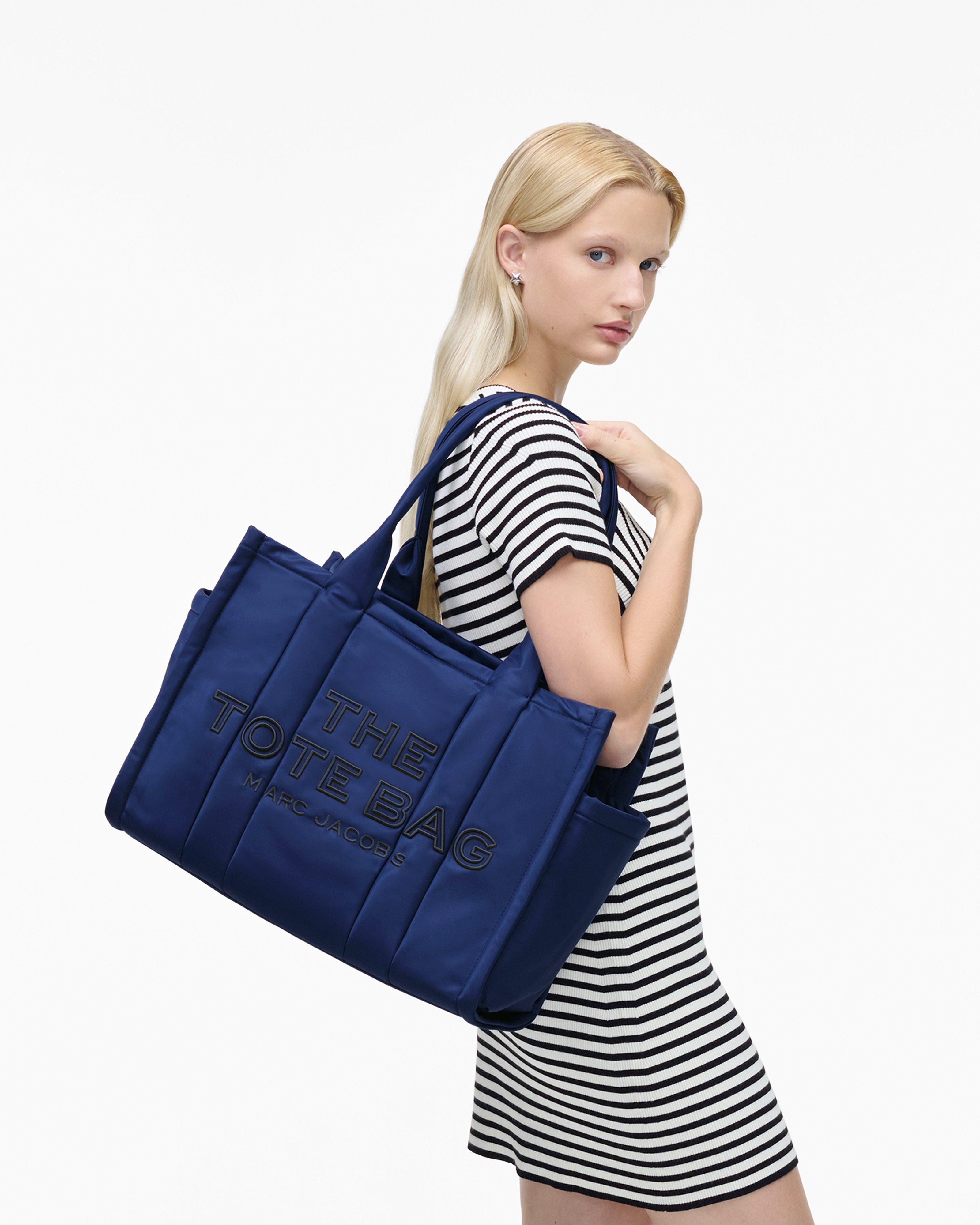 Большая сумка-тоут из пухлого нейлона Marc Jacobs, цвет Blue Sea — фото 2