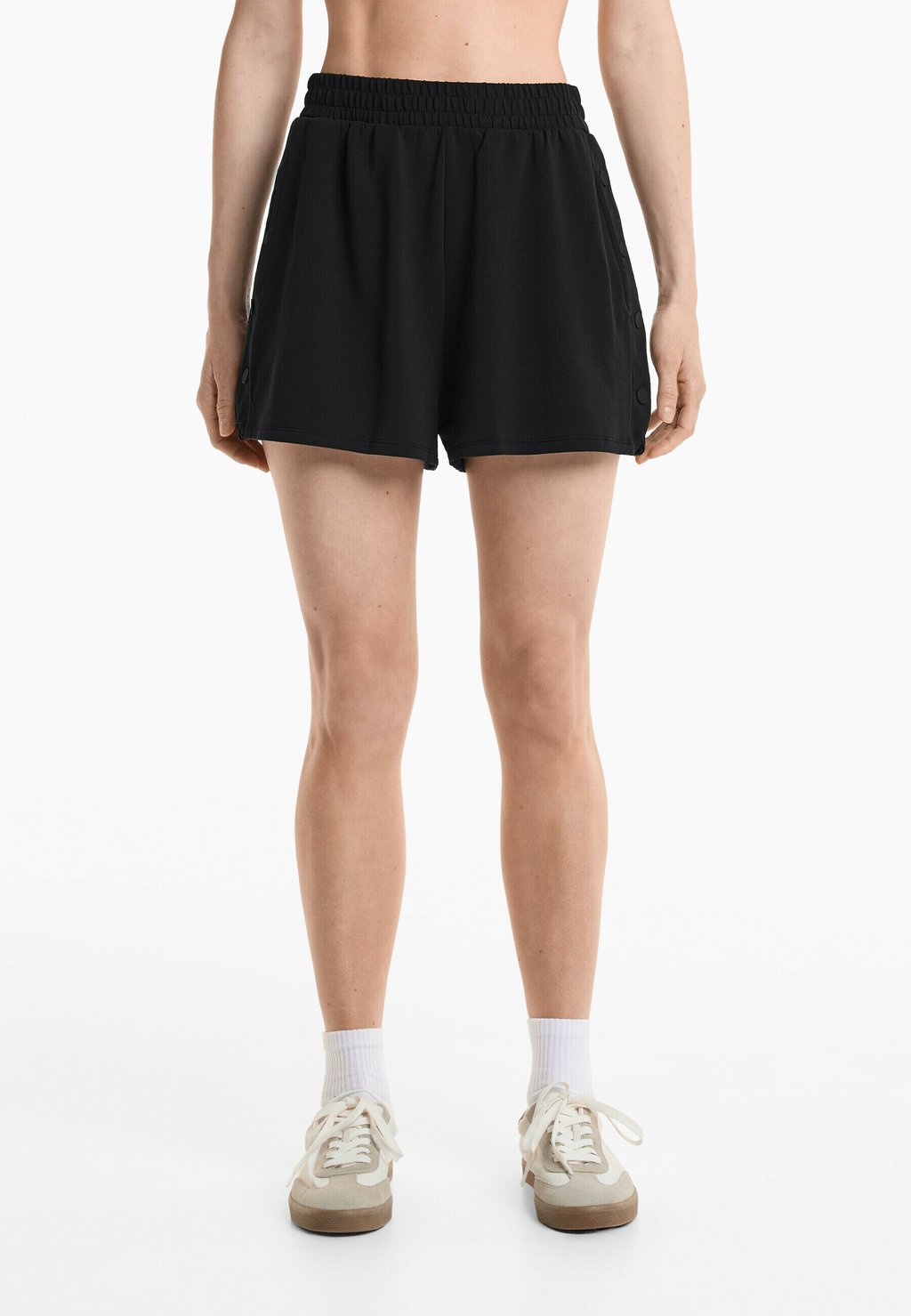 

Шорты SOFT TOUCH WIDE-LEG BUTTON OYSHO, черный