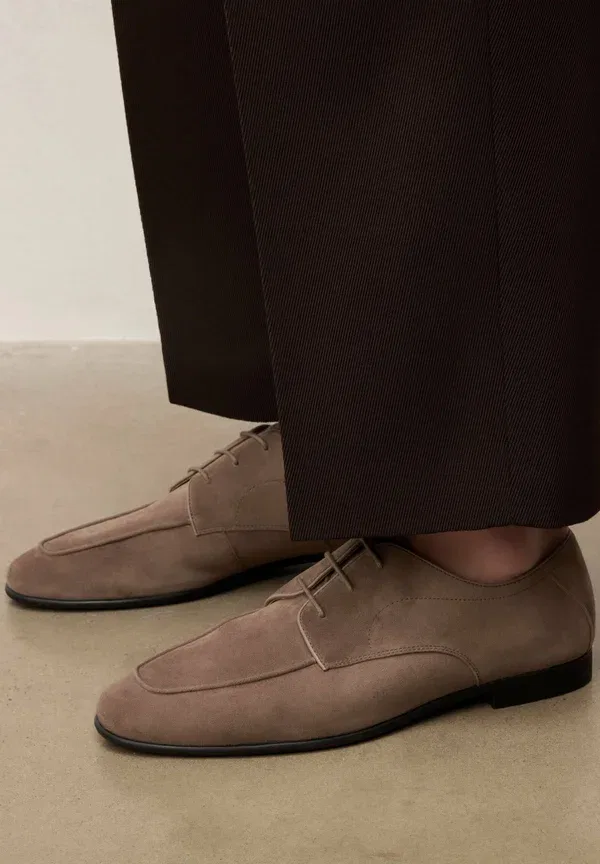 Ботинки Thanes lace ups Kazar, цвет тауп