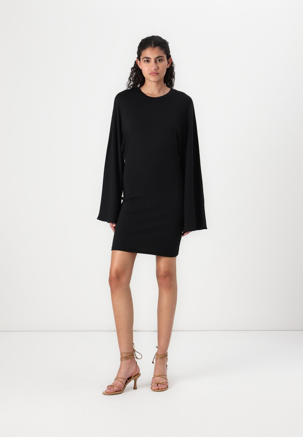 

Повседневное платье WIDE SLEEVE DRESS Gina Tricot, черный