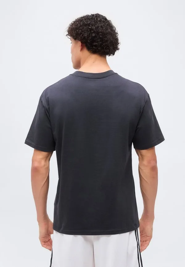 Футболка свободного кроя с принтом tee m90 Nike Performance, Off Noir — фото 3