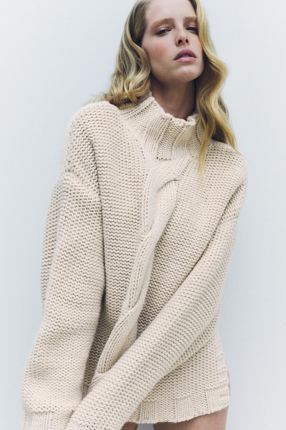 

Свитер с клещами ZARA, экрю
