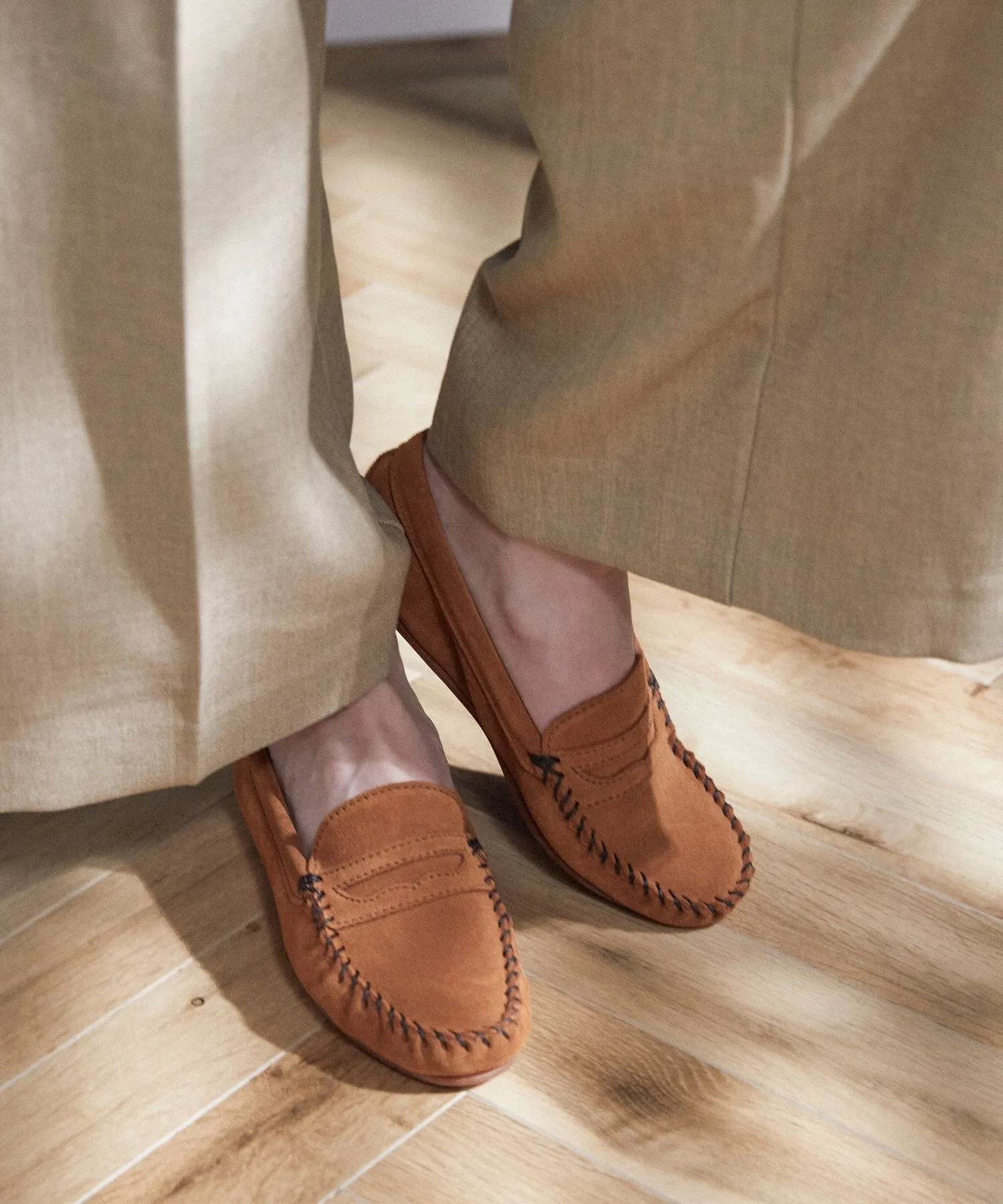 Унисекс мокасины из замши Minnetonka PENNY MOC коричневые