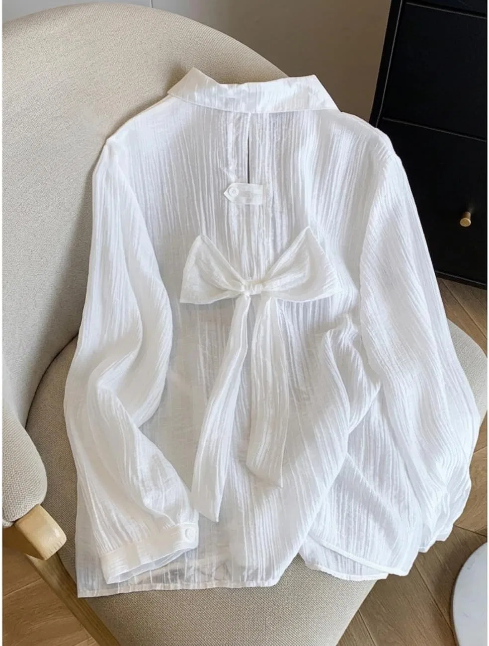 Блуза с разрезом на спине, завязывающаяся сзади Back Ribbon Blouse, белый — фото 3
