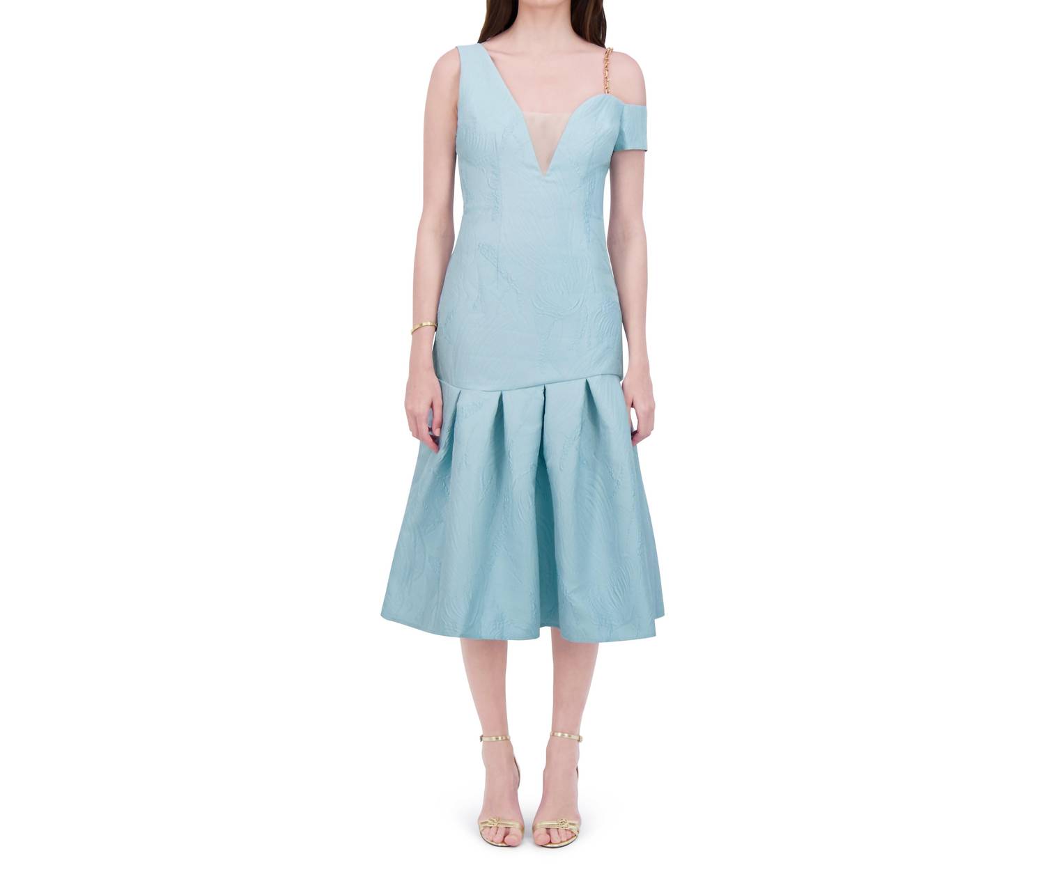 

Платье с открытыми плечами и V-образным вырезом Tea Garden в нежно-голубом цвете BethelHelena