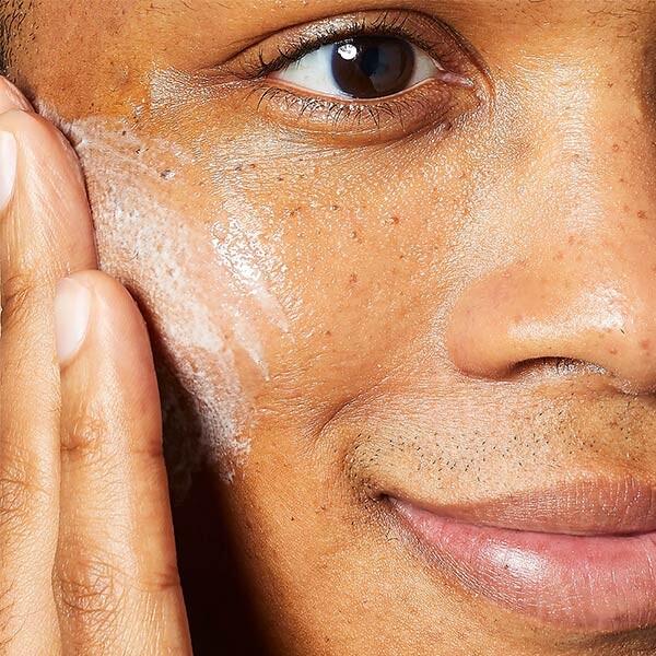 Гель для умывания Kiehl's — Очищающий гель для лица для мужчин Facial Fuel Energizing Face Wash, 250 мл — фото 2