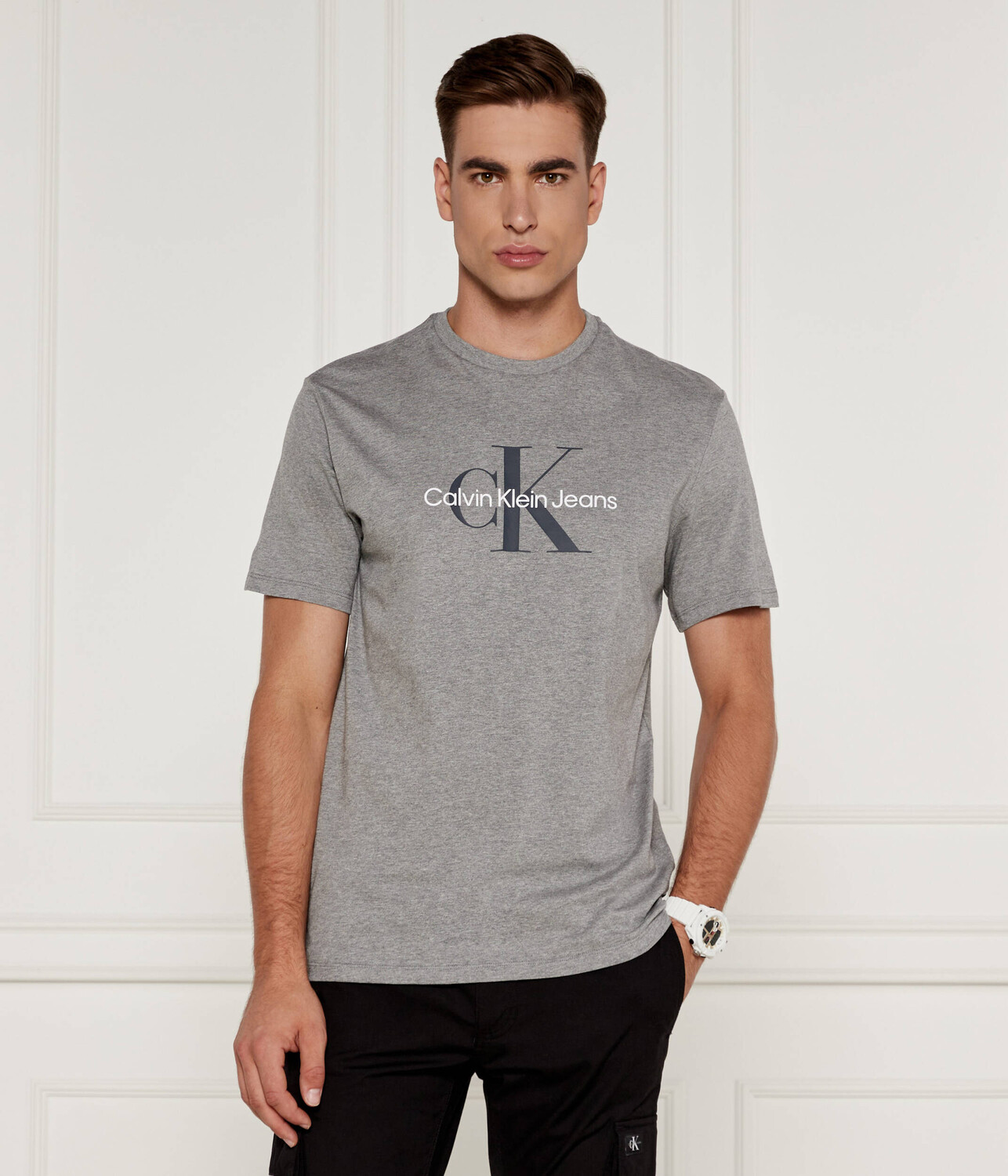 

Футболка CALVIN KLEIN JEANS Regular Fit, серый