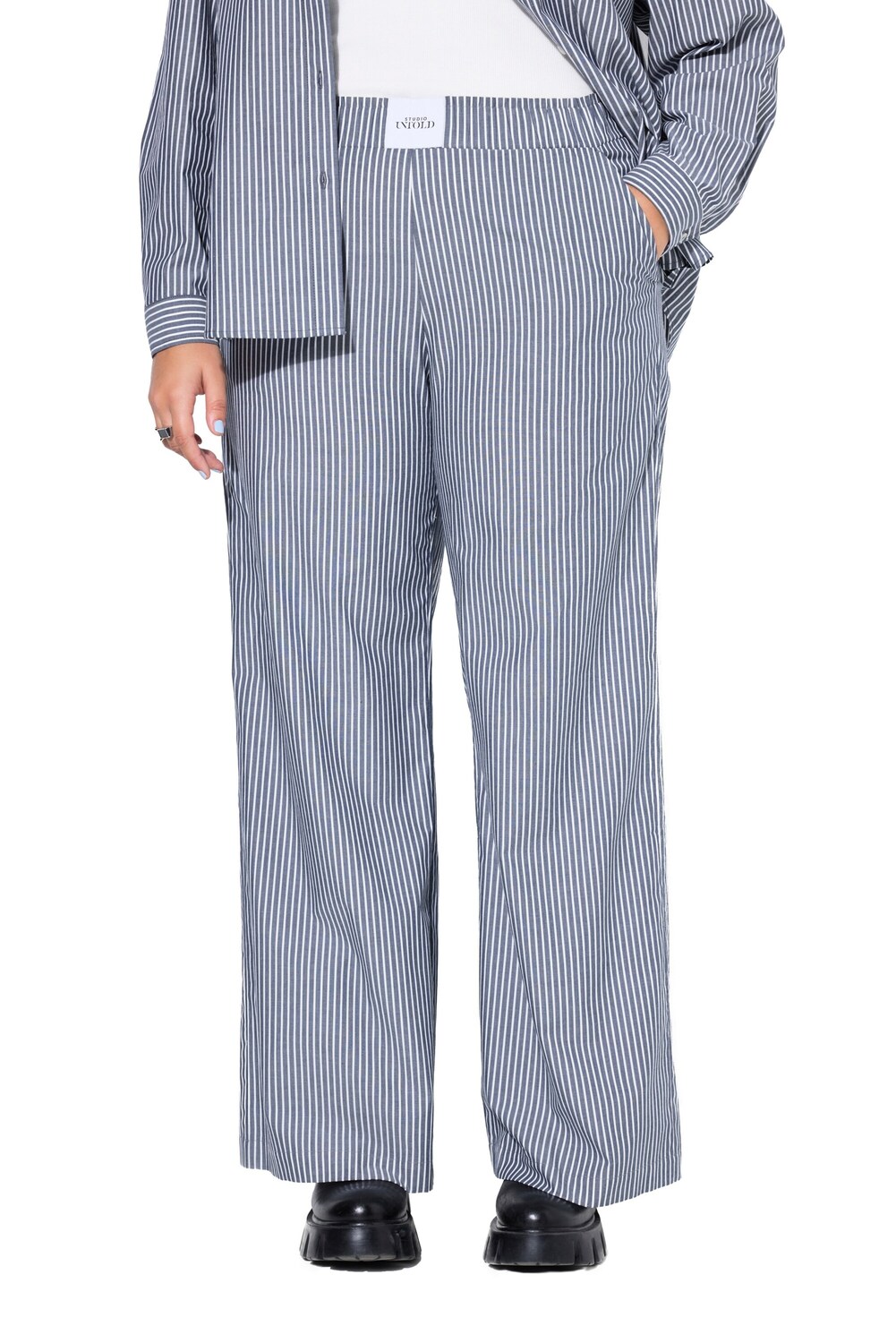 

Studio Untold Широкие брюки в цвете Marine Blue