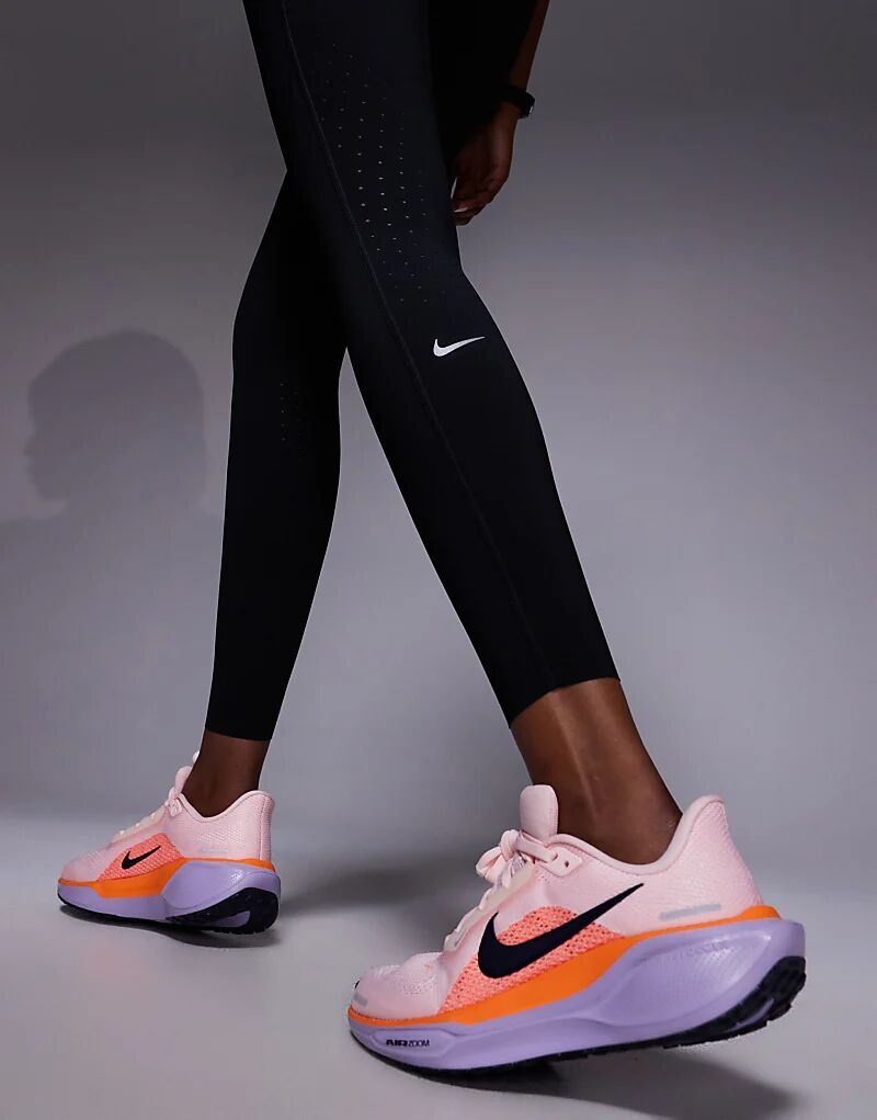 Леггинсы Nike Running Swift 7/8 черного цвета — фото 2