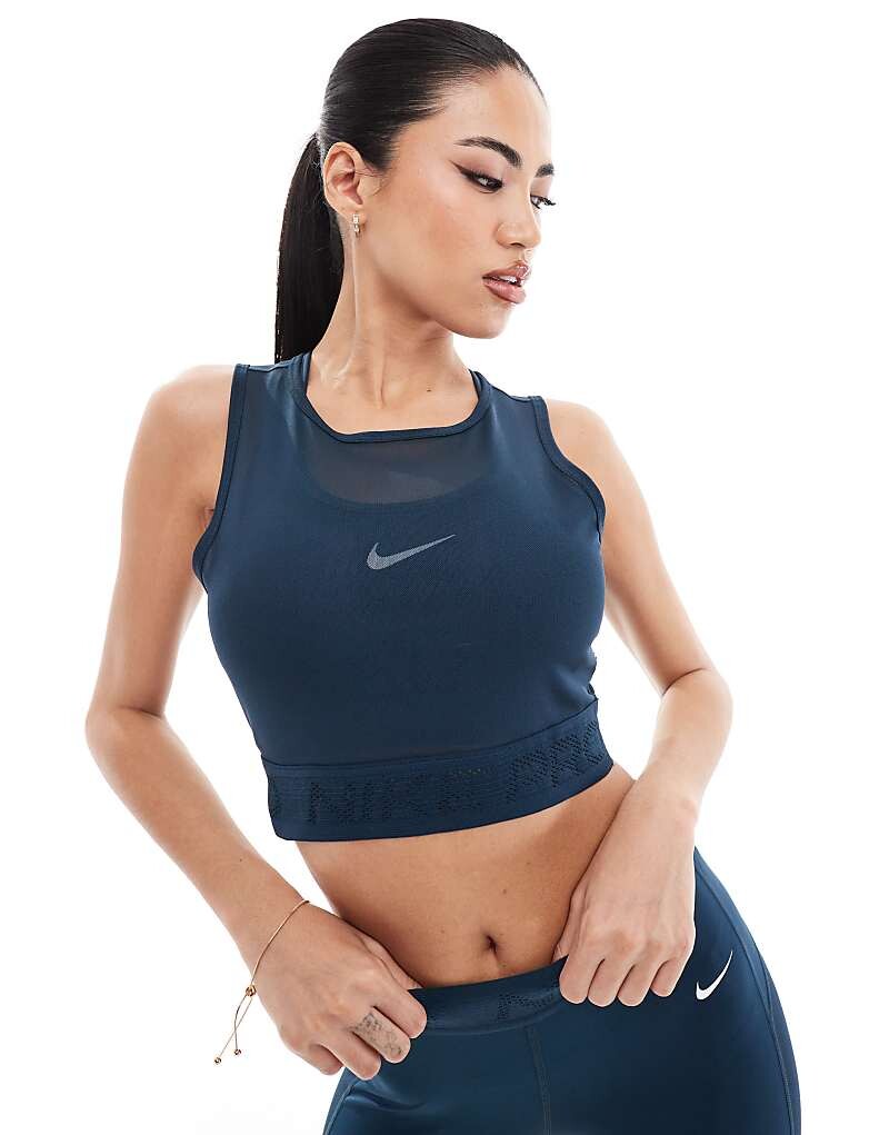 

Темно-синяя и белая майка Nike Pro Training Mesh