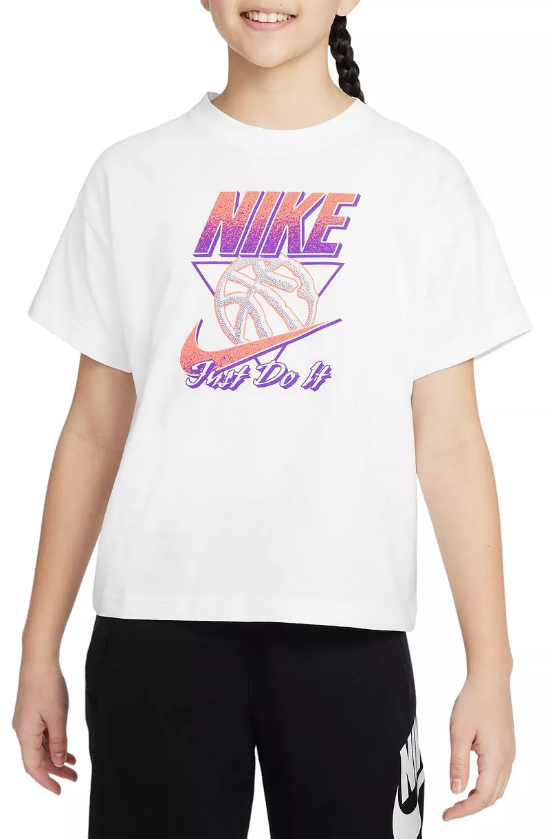 

Футболка Nike Sportswear с баскетбольным рисунком для девочек, белый