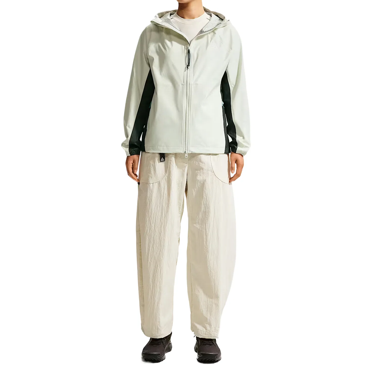 Куртка женская Sea Glass/Sea Glass/Black Cloud Shirt Green/Mountain White с капюшоном, умеренная, жесткая оболочка Nike