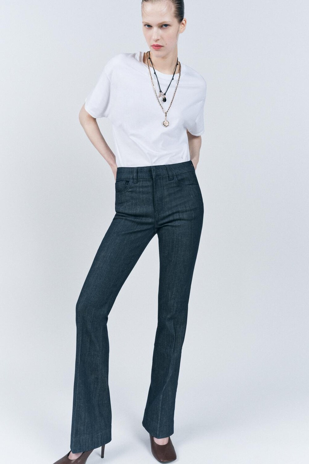 

Джинсы bootcut со средней талией ZARA, серый/синий