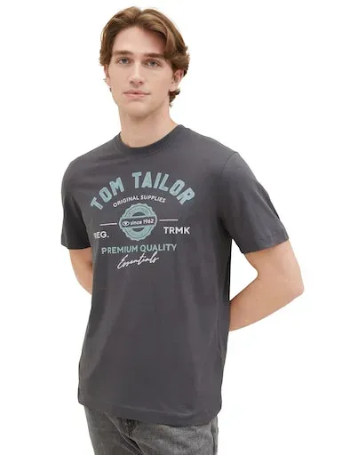 

Футболка TOM TAILOR с большим логотипом спереди, серый