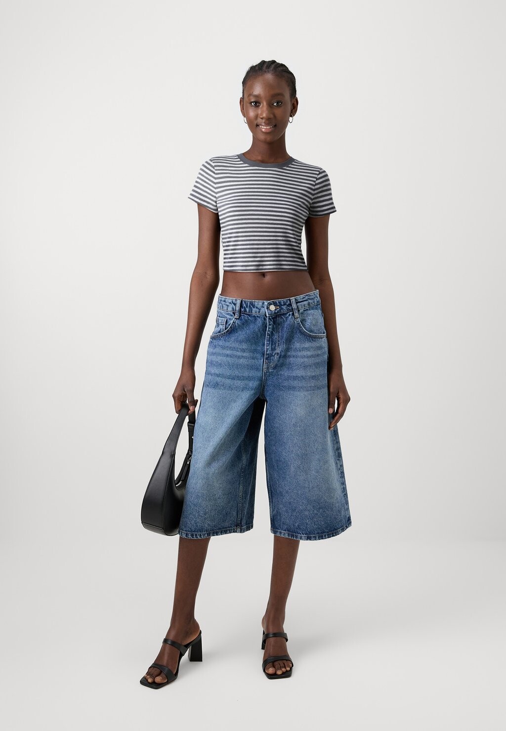 

Футболка с принтом CREW Hollister Co., серый
