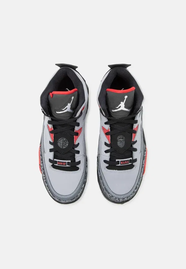 Кроссовки высокие Son of mars Jordan, цвет цементно-серый/белый/черный/огненно-красный — фото 4