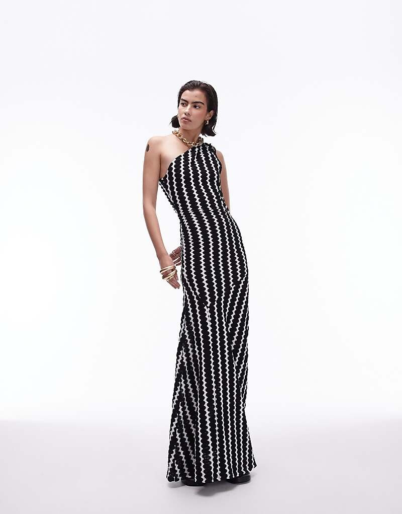 

Topshop – черно-белое вязаное платье миди на одно плечо с рюшами по бокам