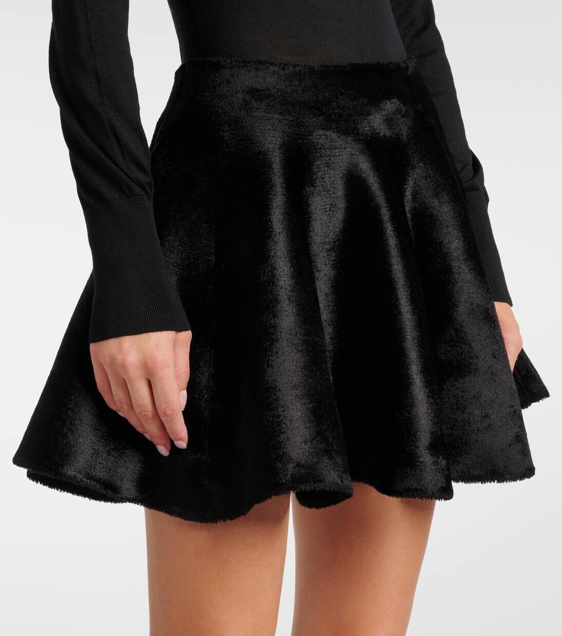 Расклешенная мини-юбка из смесовой шерсти Alaïa, цвет noir alaia — фото 4