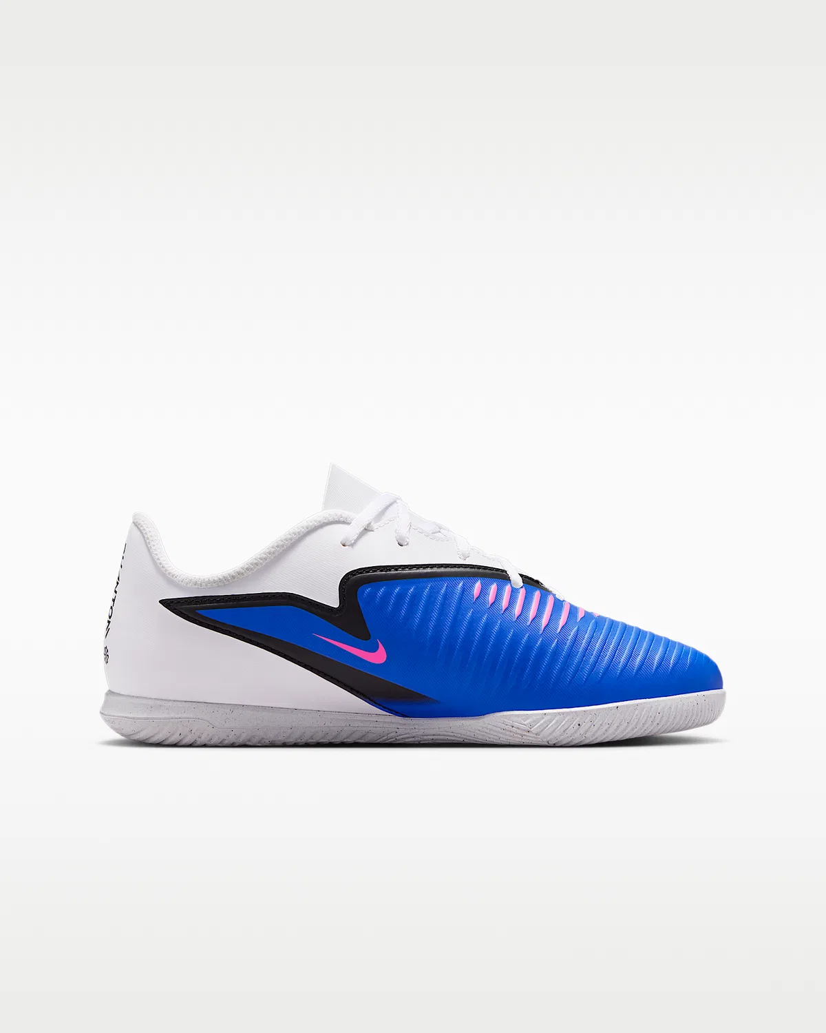 Детские кроссовки для зала Nike Jr. Phantom 6 Low Club, Racer Blue/White/Pink Blast — фото 3