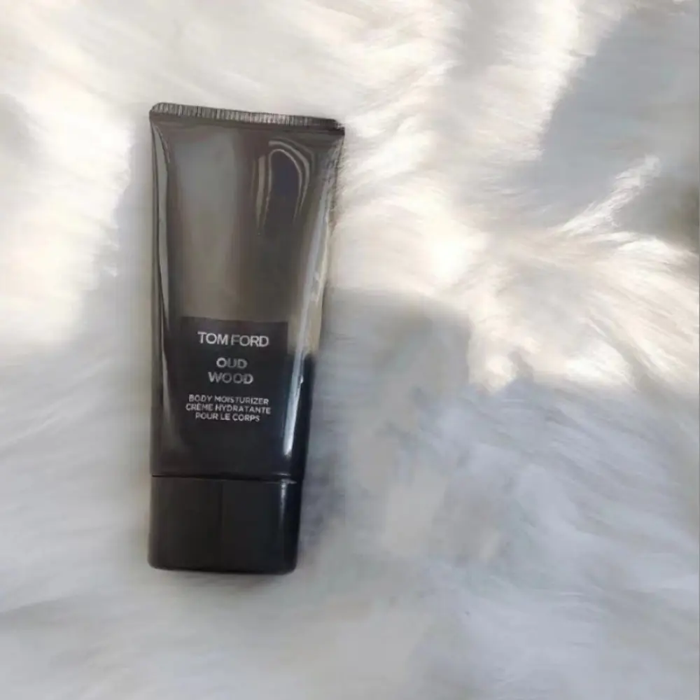 Крем для тела TF Cherished Ebony увлажняющий и питающий с длительным ароматом 150 мл TOM FORD — фото 2